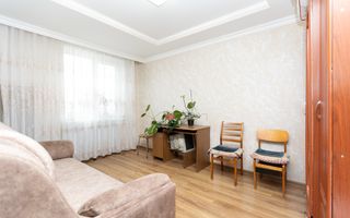 Vânzare, apartament, 3 camere, str. Luceafarul ,sat. Dobogea. - Poză 1