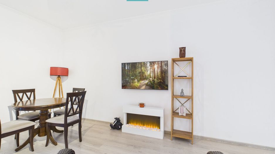 Casă cu 4 camere în Dumbrăvița, langă pădure - Poză 1