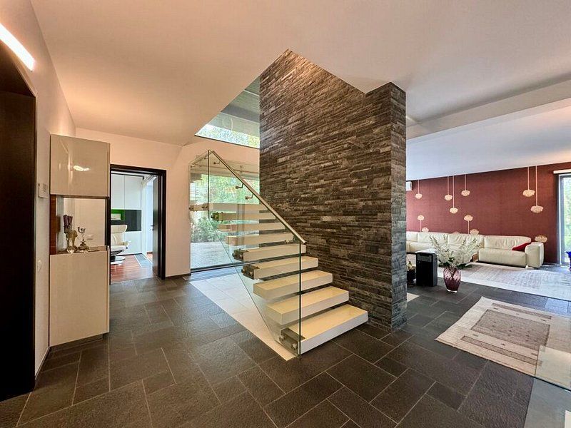 Vila lux de vanzare in cel mai dorit complex din Erou Iancu Nicolae-locatie rara - Poză 8