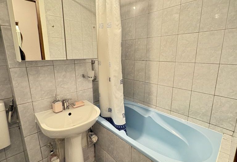 Apartament Luminos 2 camere. Decomandat.  Zona Huedin/ Resita. - Poză 12