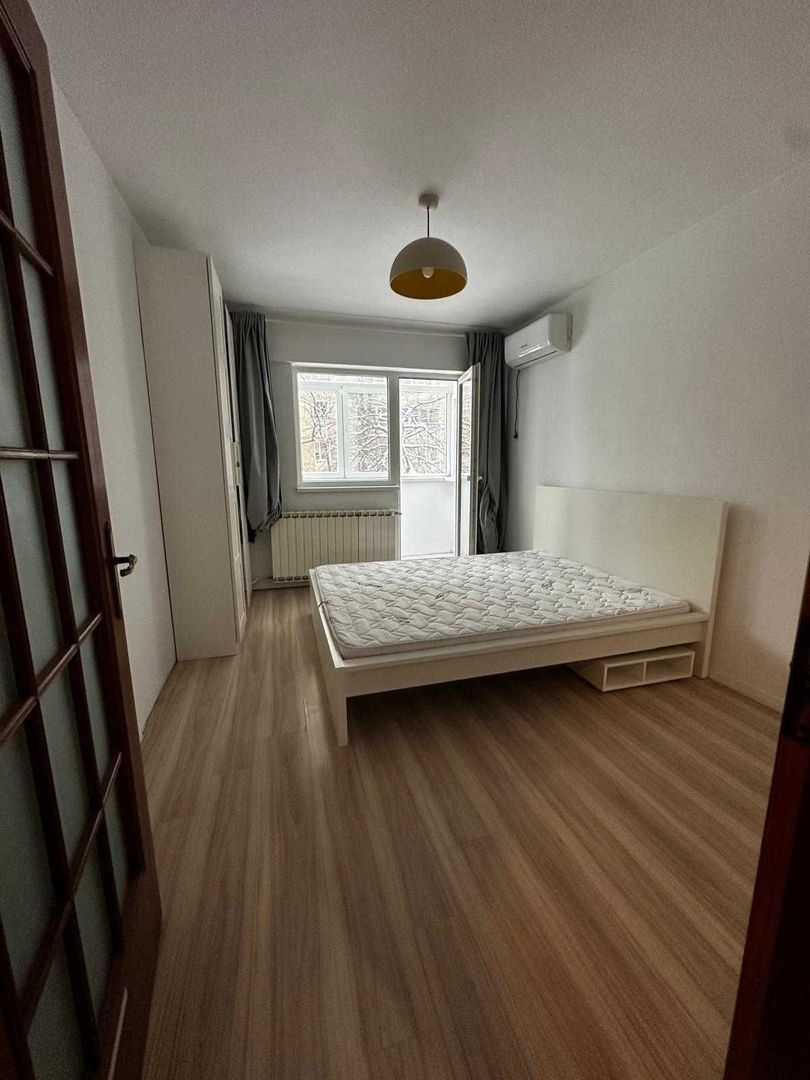 De închiriat apartament 3 camere Tineretului - Poză 4