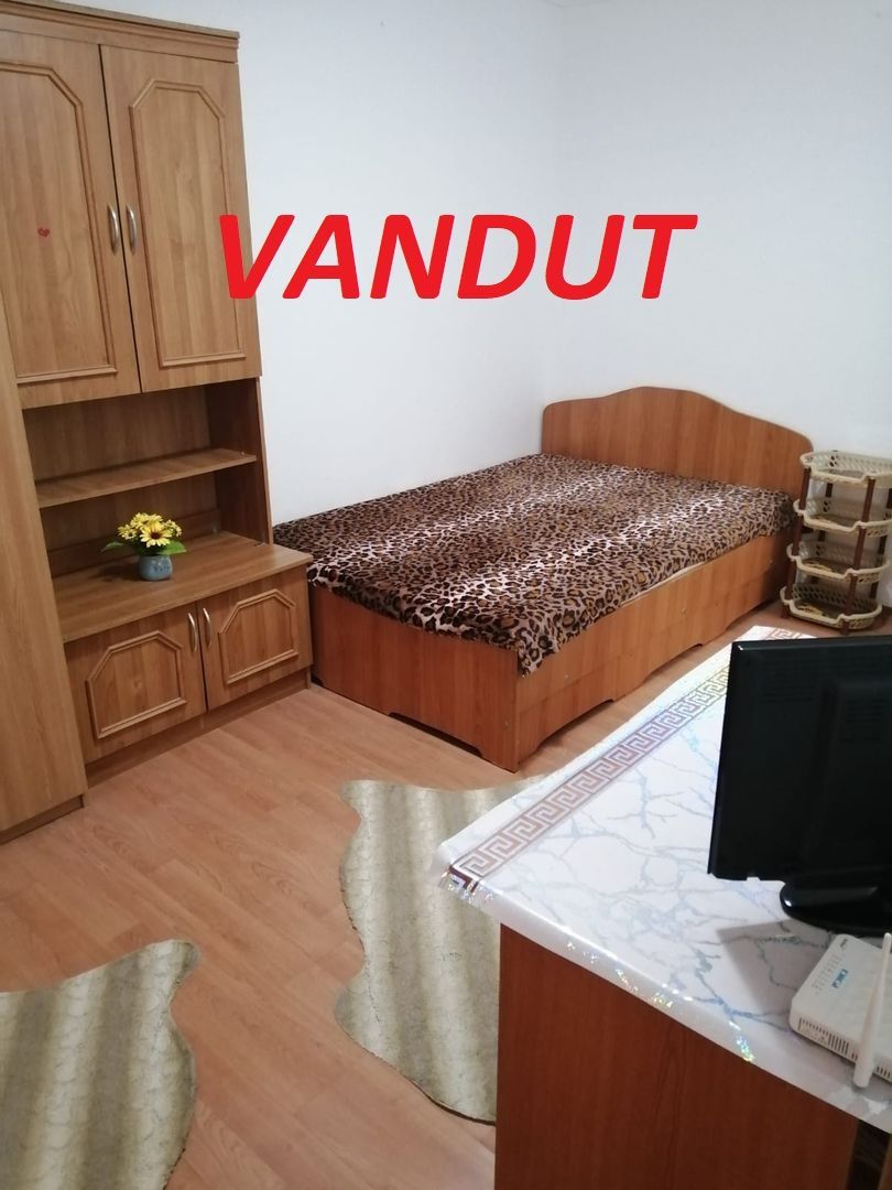 Vanzare garsoniera parter, Gavana zona Piata - Poză 2