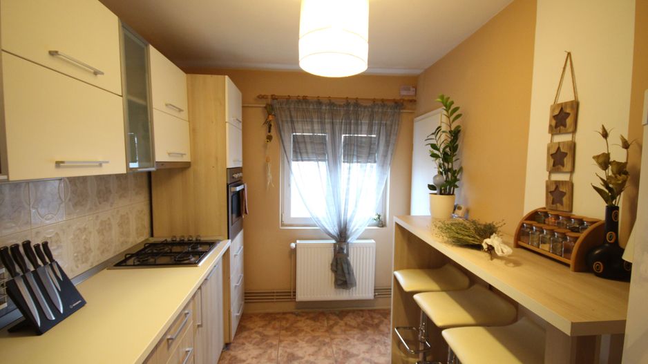 APARTAMENT DECOMANDAT - Poză 2