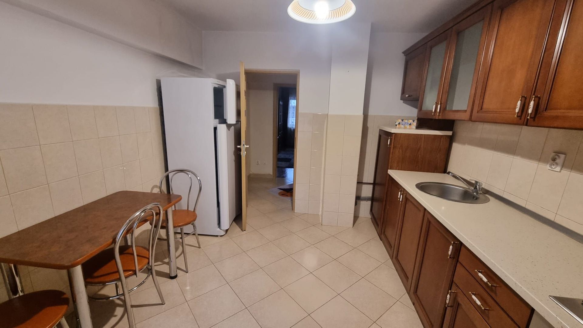 Apartament 3 camere, zona ultracentrala - Poză 2