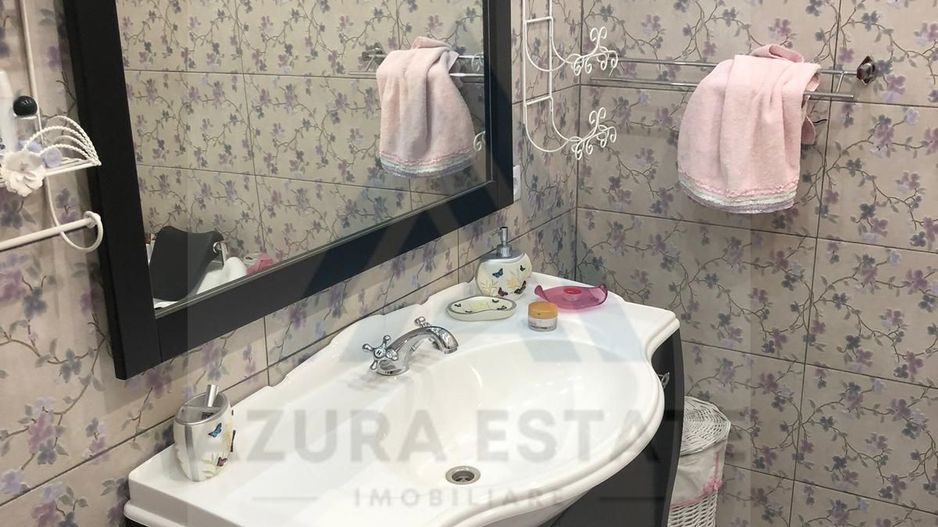 Case moderne x 2 cu 315 mp utili impreuna si teren 500 mp in Terezian - Poză 12