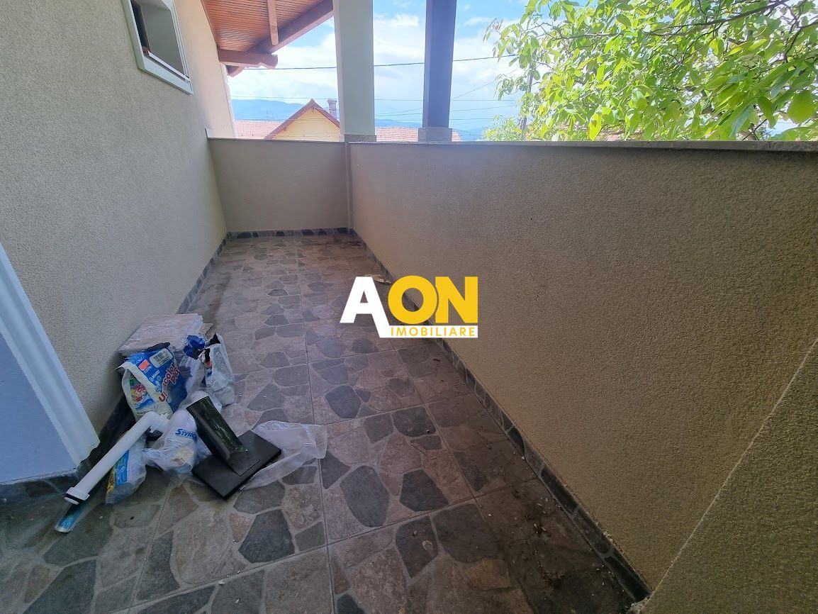 Casă modernă cu 3 dormitoare, terasă și teren generos - Poză 13