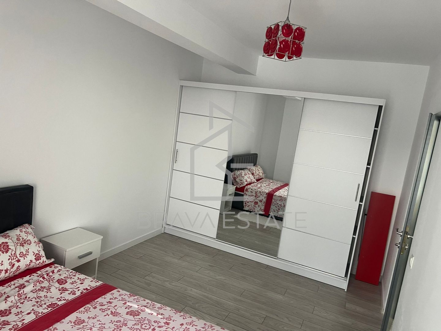 Apartament 2 camere, 42mp, parcare, terasa, balcon, lift, zona Terra - Poză 8