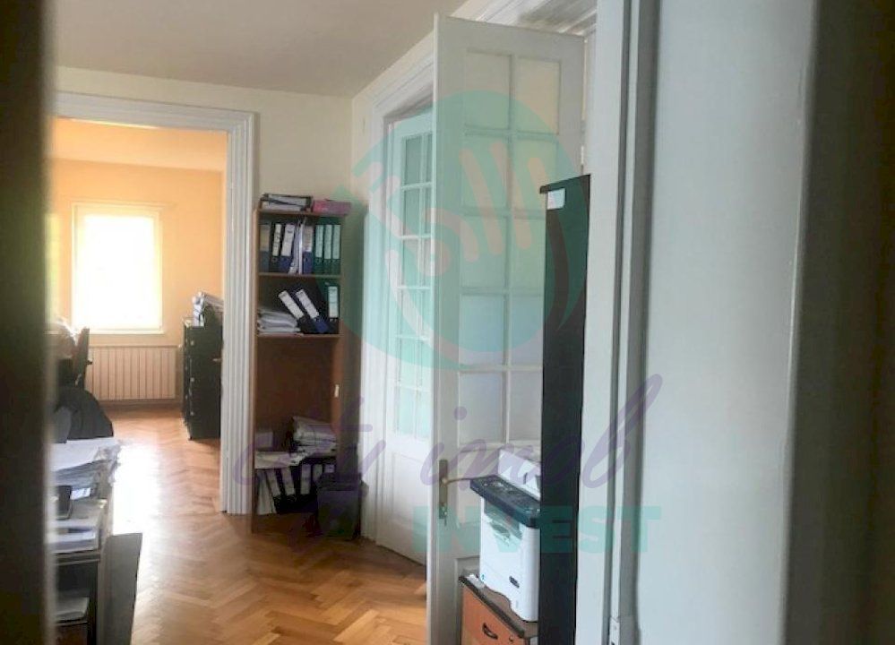 Vila RECONDITIONATA vis-a-vis de PARC - Poză 10