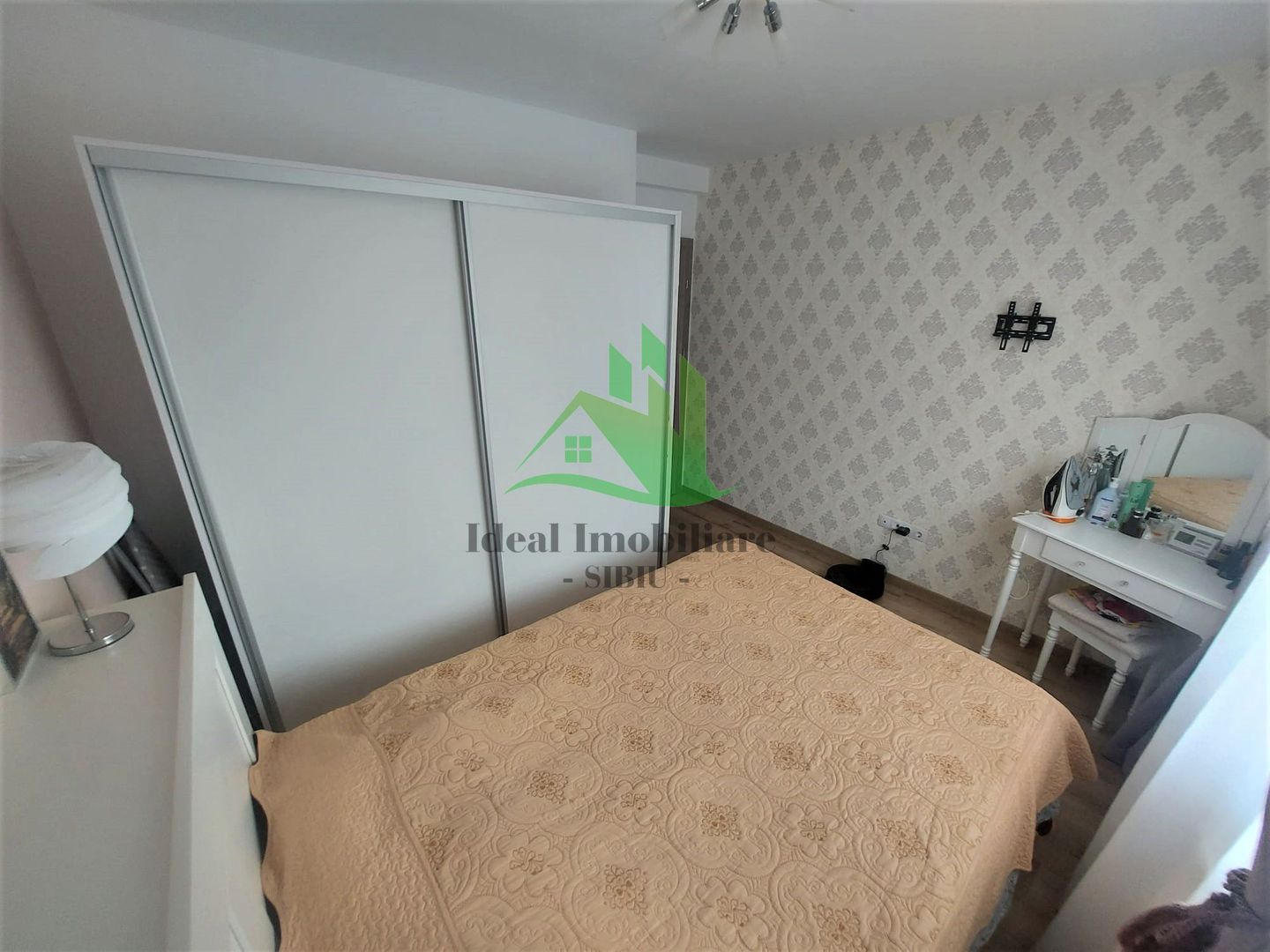 Apartament cu 4 camere in Selimbar, zona Pictor Brana - Poză 4