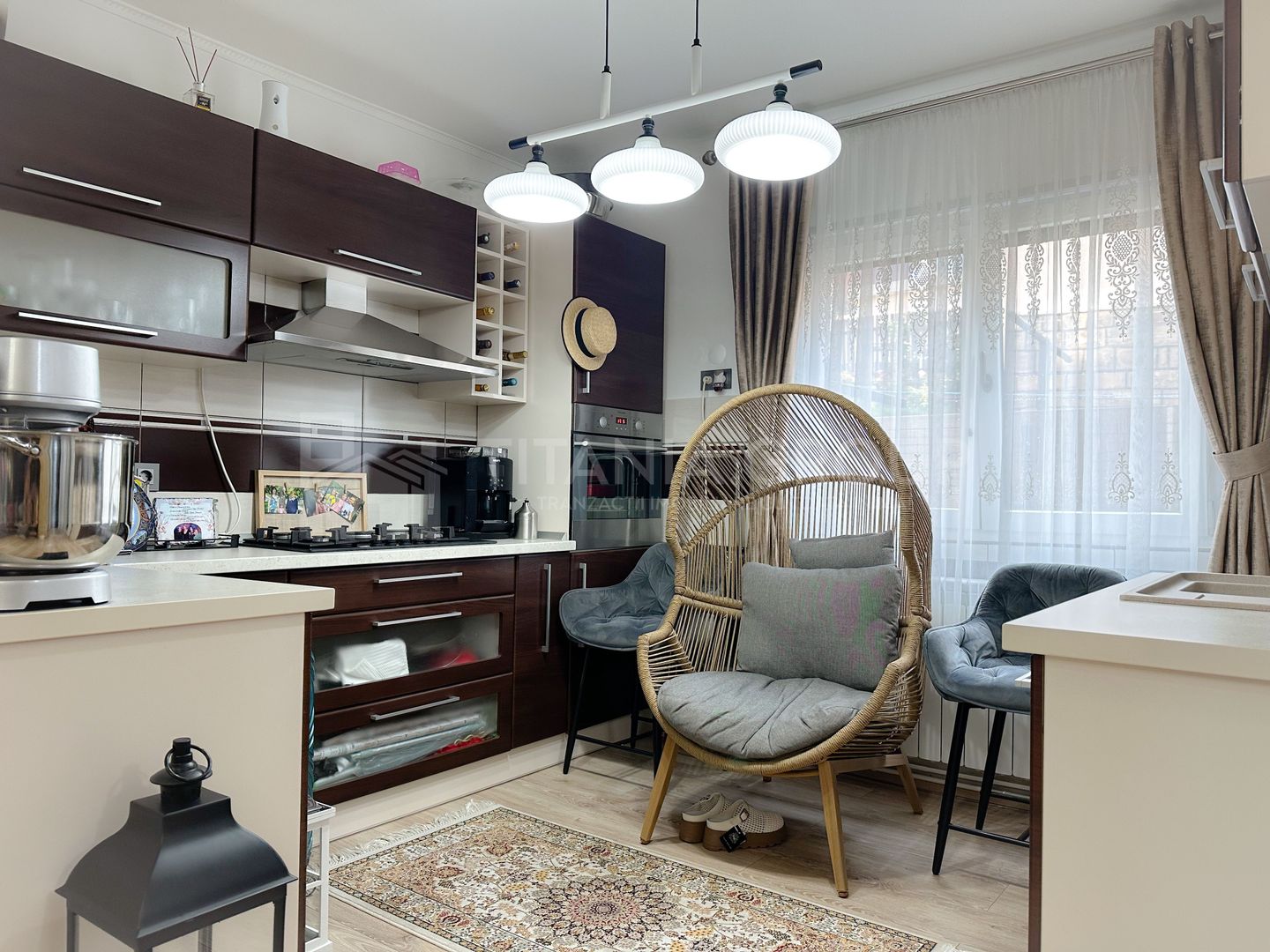 Vilă elegantă în Sinaia pe Calea Prahovei - Poză 9