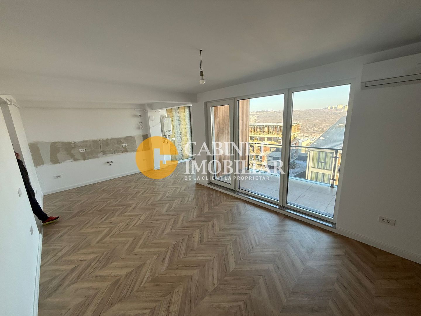 Apartament 3 camere DECOMANDAT--VEDERE PANORAMICA- Rediu - Poză 2