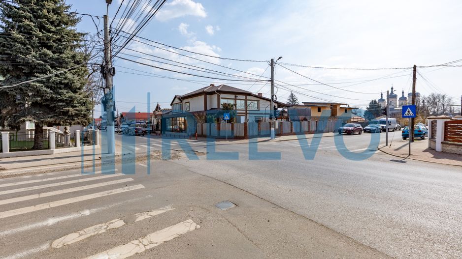 Clădire și teren pentru investiție, central Roman - Poză 69