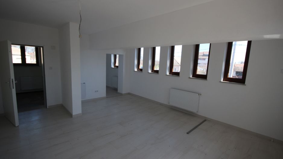 Spațiu de birouri/comercial de închiriat- PERIAM - Poză 9