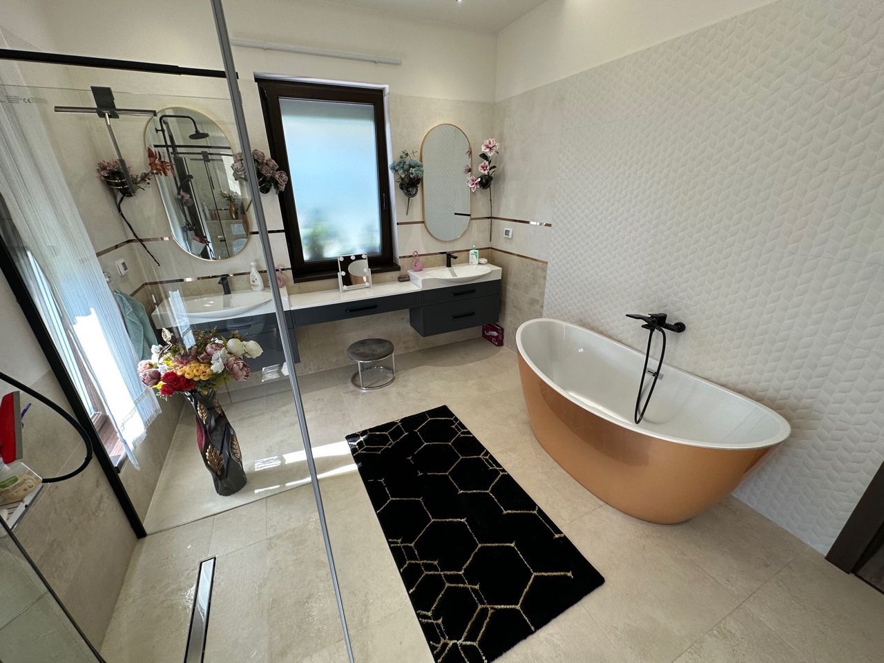 CASA EXCEPTIONALA CU LIVADA PROPRIE - Poză 10