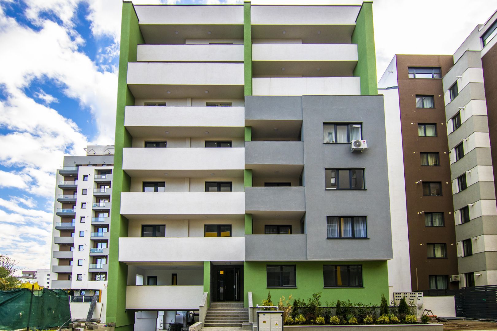 BLOC FINALIZAT, PENTHOUSE - 3 CAMERE, 2 BAI, TERASA DE 178MP,  CENTRALA PROPRIE - Poză 1