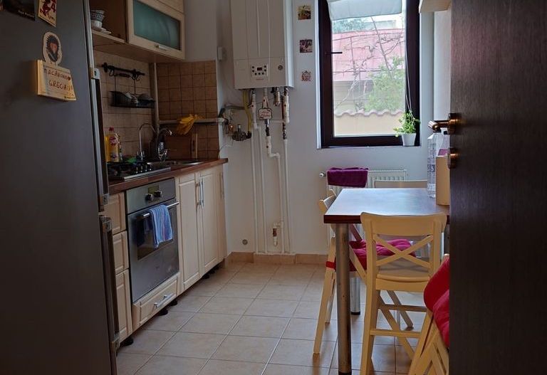 Vanzare apartament 3 camere 61m2 si curte 58m2 Bucurestii Noi - Poză 4