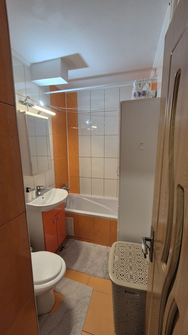 2 Camere Piata Resita cu Loc de parcare - Poză 15