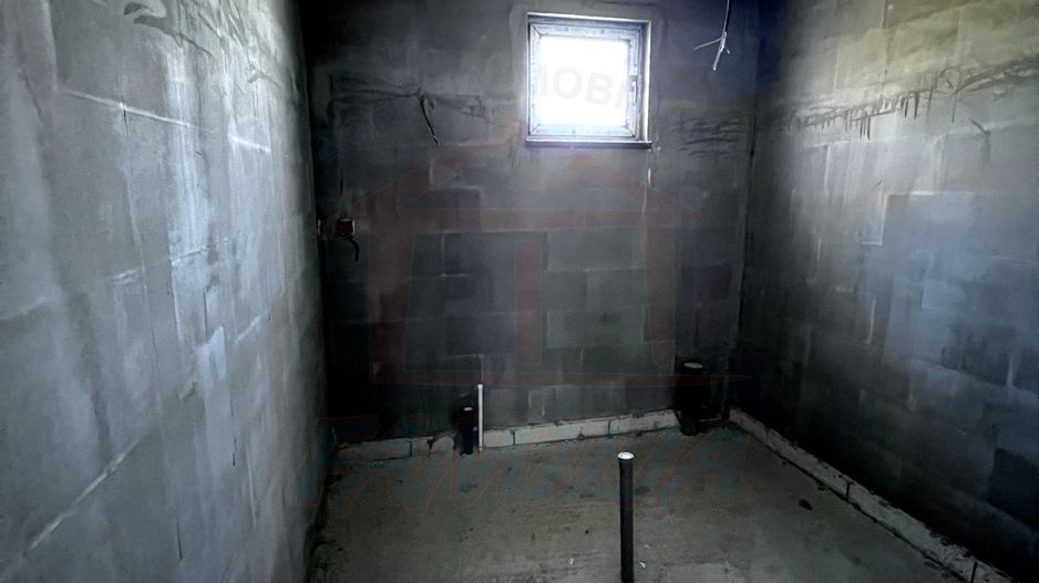 Vanzare casa P+M in Sendreni( in spatele Primariei), pret 99 000 euro - Poză 16