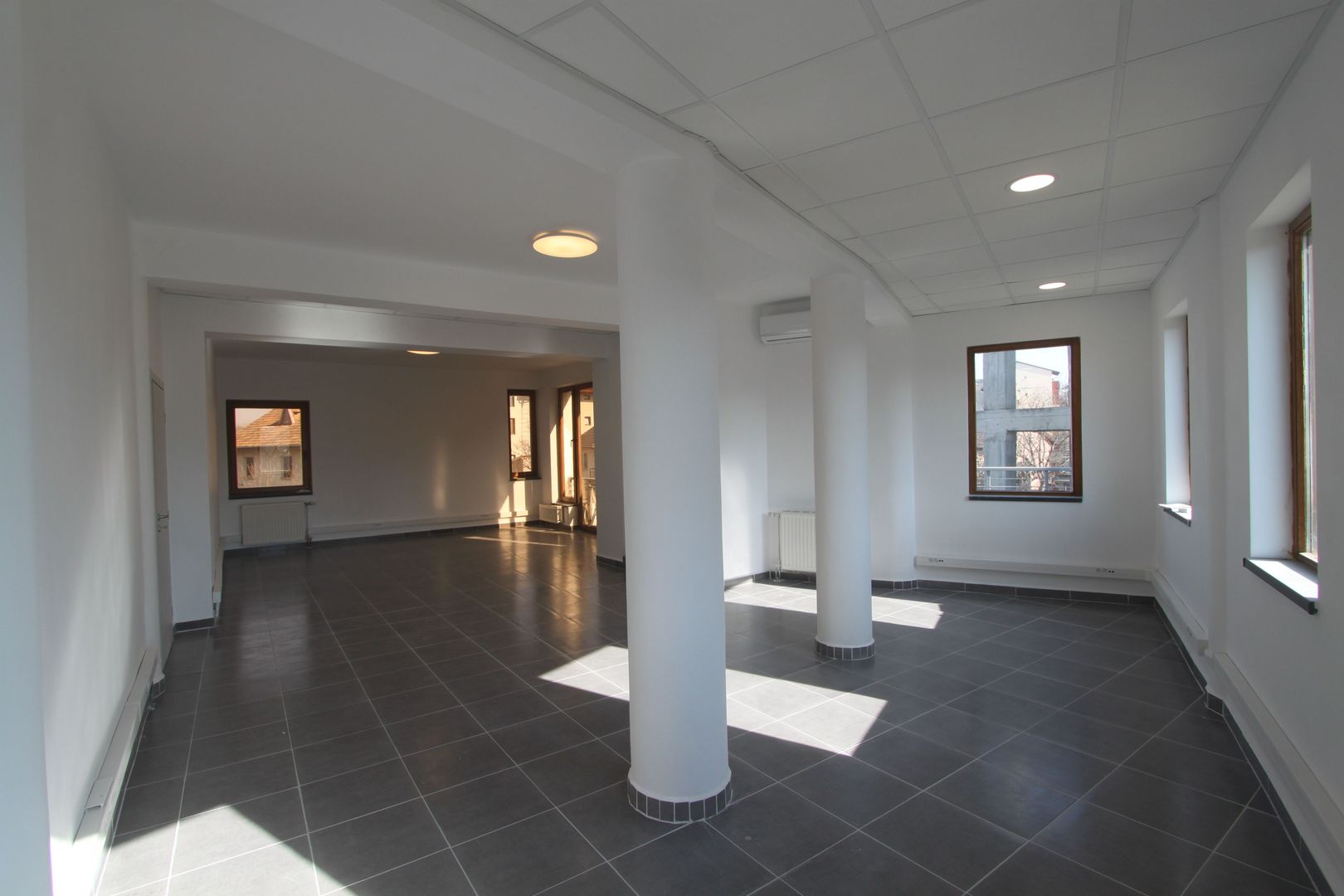 Cladire birouri - 282 mp -  zona Rebreanu - Poză 23