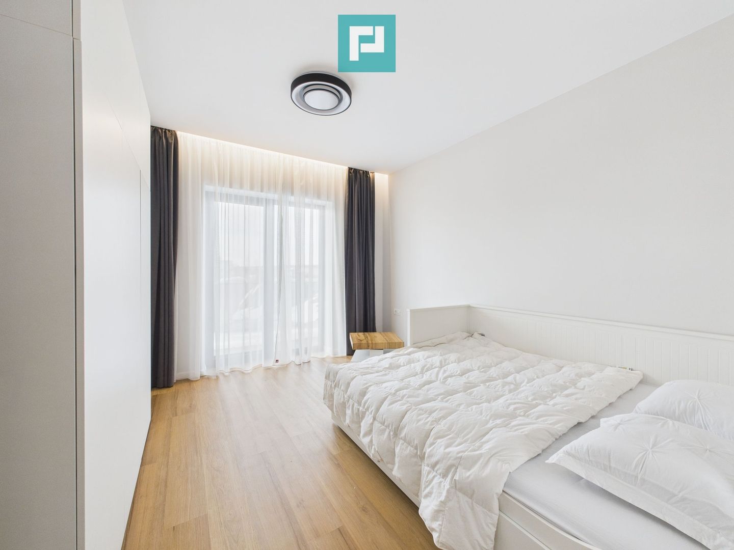 Apartament spațios, vedere și facilități premium - Poză 19
