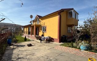 Casa individuală de vanzare, teren 1000 mp, zona Campenesti