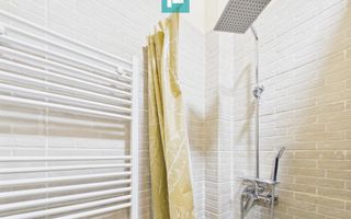 Apartament ultracentral, renovat, cu garaj - Poză 11