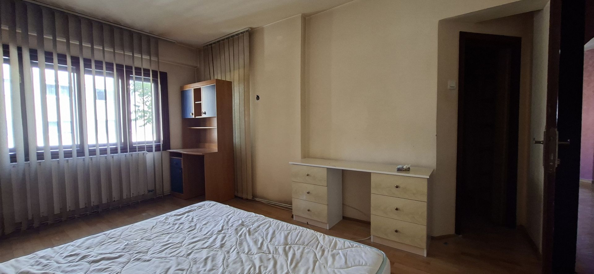 Apartament cu 3 camere - zona semicentrala - Poză 19