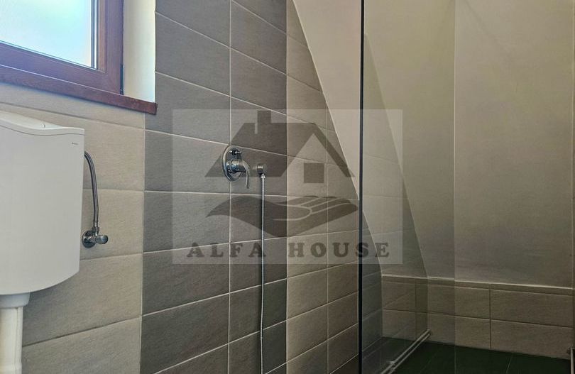 Casa deosebita cu 6 camere in  Centrul Brasovului - 210 mp - Poză 13