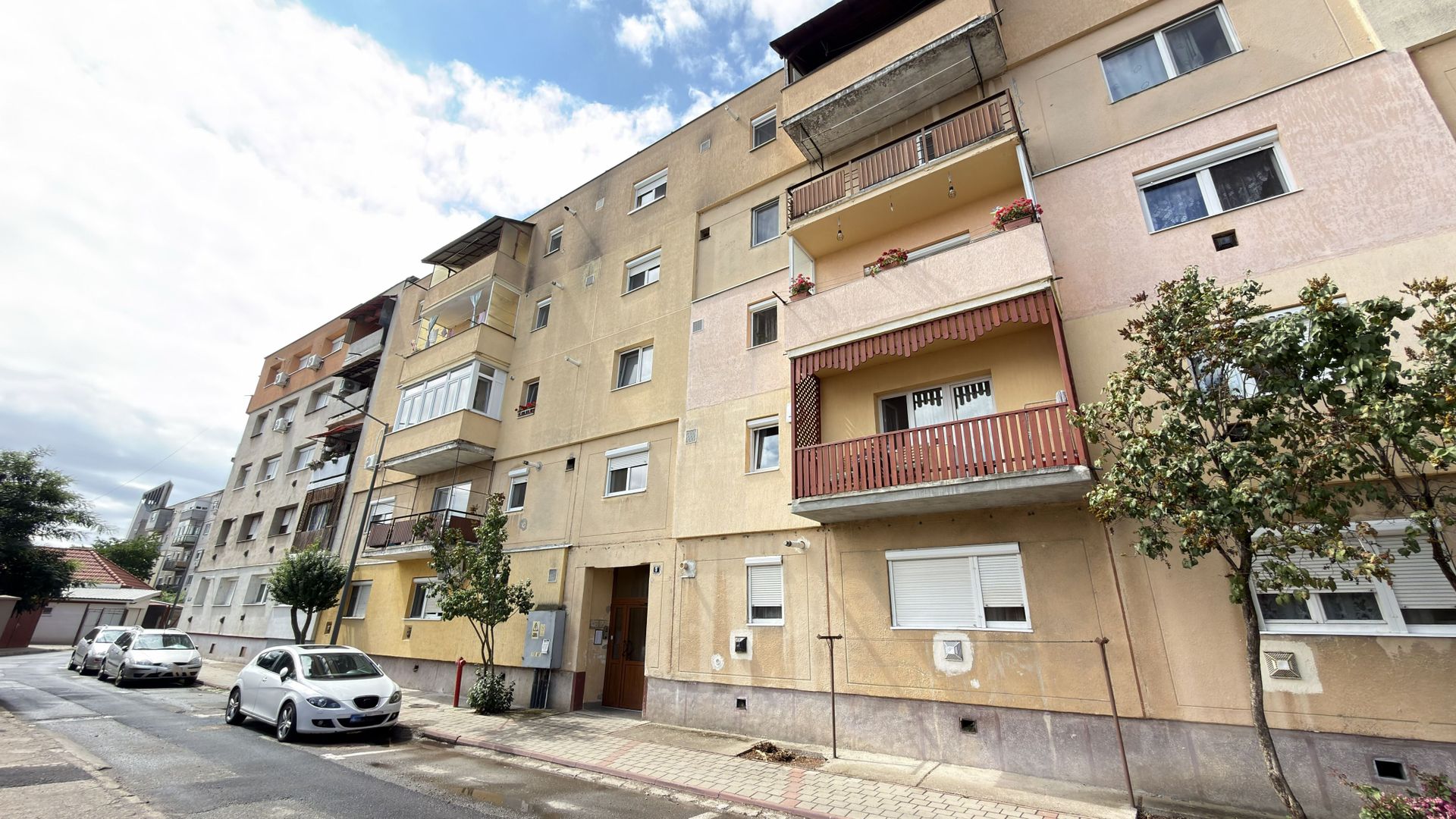 Apartament 2 camere MV1 Str. Narcisei 5 Etaj III - Carei - Poză 12