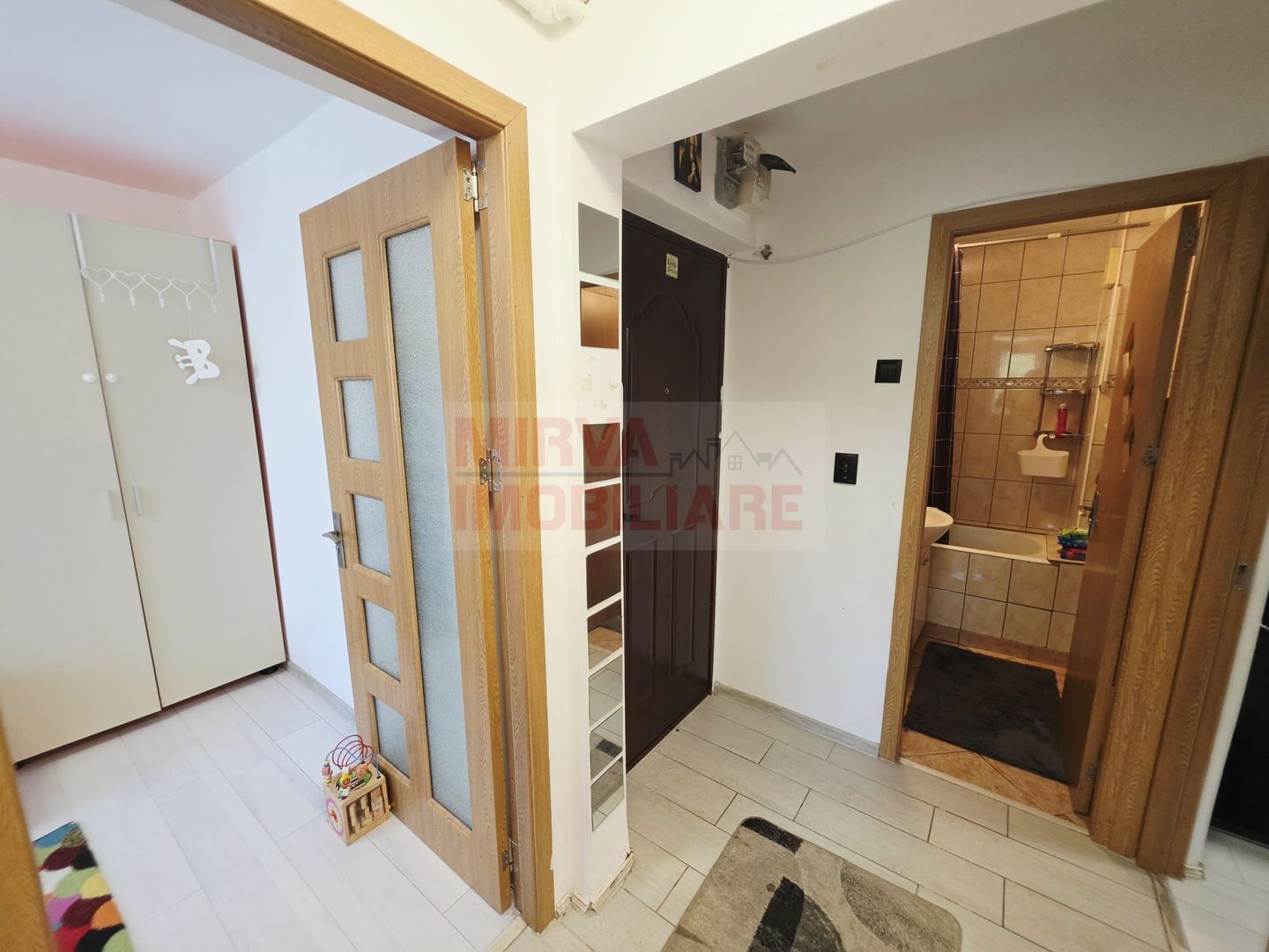 Apartament 3 camere decomandat | zona Baraolt | Mobilat si utilat - Poză 21