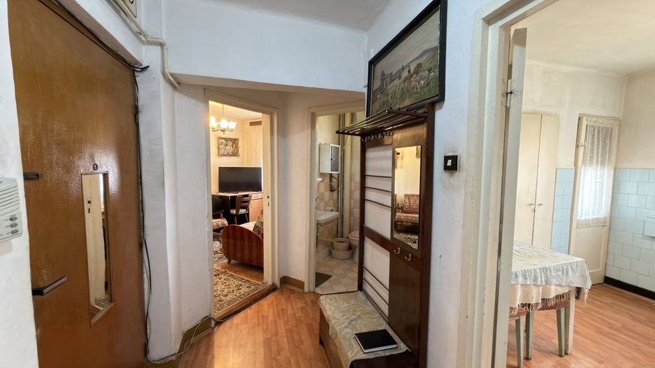 Apartament 3 camere MV1 Str. Gladiolei 6 Etaj III - Carei - - Poză 5