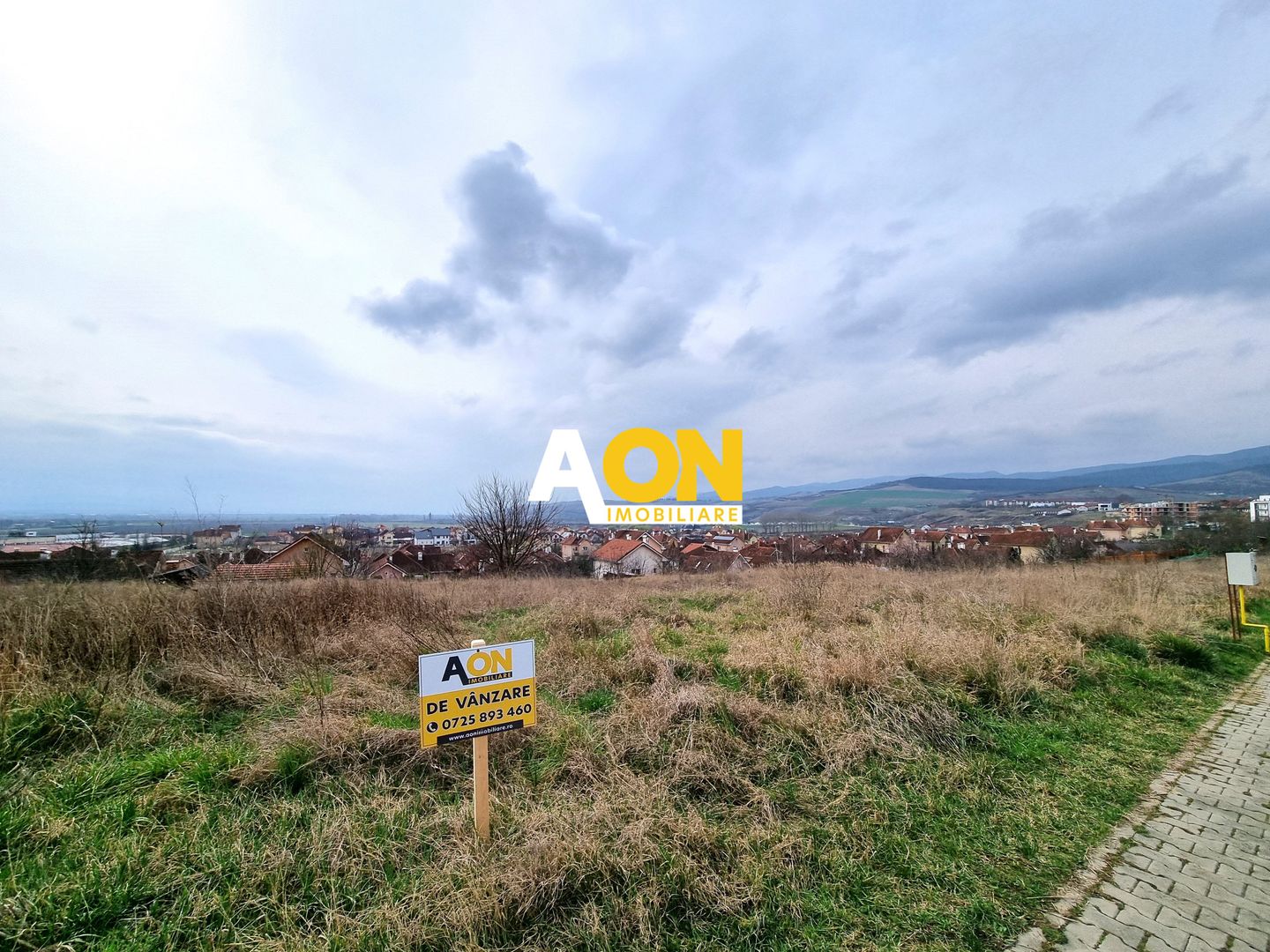 Teren cu utilitati si panorama, 670mp, Dealul Furcilor - Poză 1