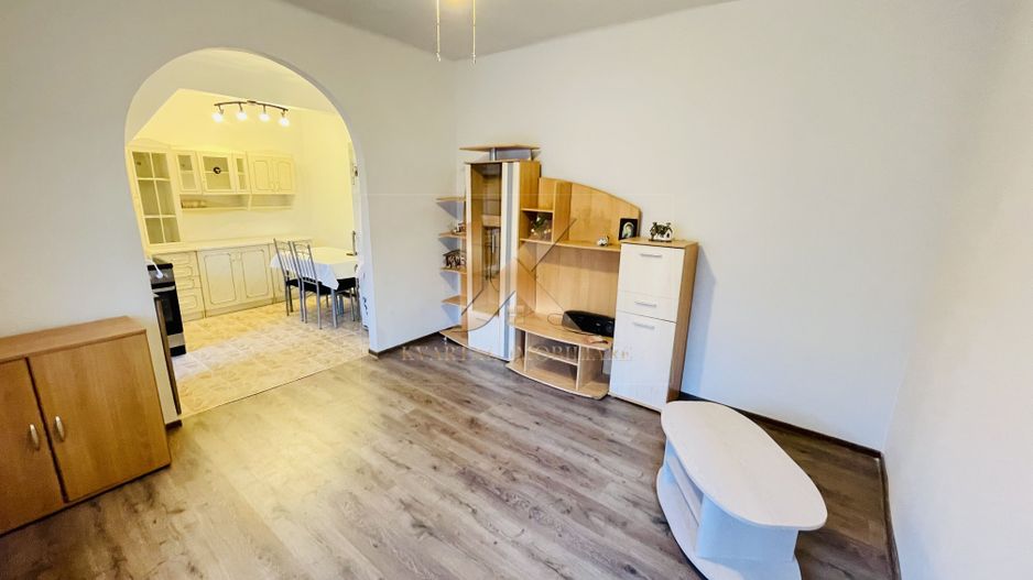 Casa 3 camere , 74 mp , loc de parcare Zona Ultracentrală! Negociabil - Poză 2