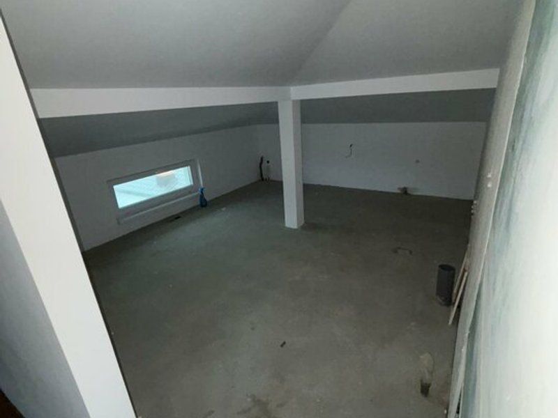 Casă Spațioasă 242 mp Utili și 600 mp Teren – Dragomirești-Deal - Poză 12