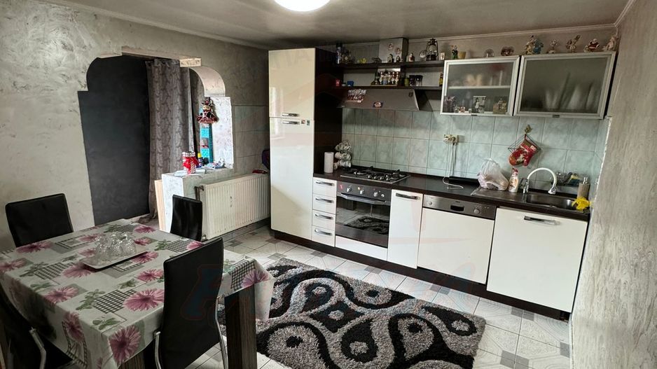 🏡 PROPRIETATE CU POTENȚIAL COMERCIAL ȘI LOCUINȚĂ | 62.000 € - Poză 7