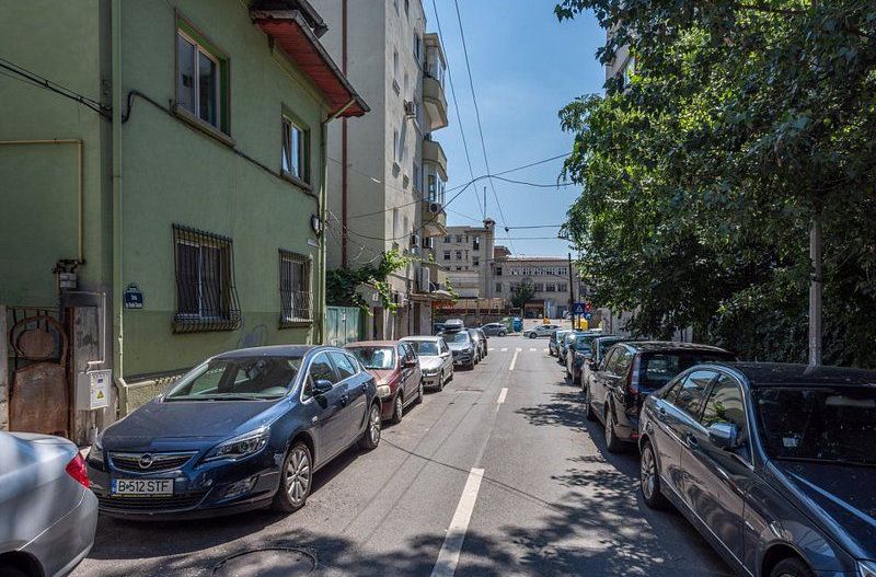 Etaj in vila ideal atelier, cabinet sau locuit, hub, activitati creative - Poză 13