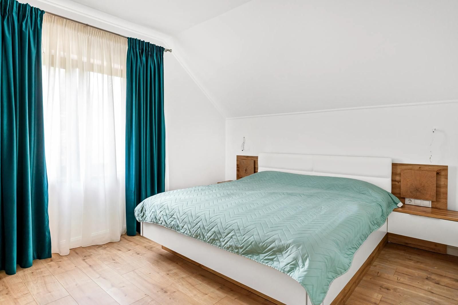 De inchiriat Casa moderna 160 mp teren 1000 mp Tocile Sadu - Poză 24
