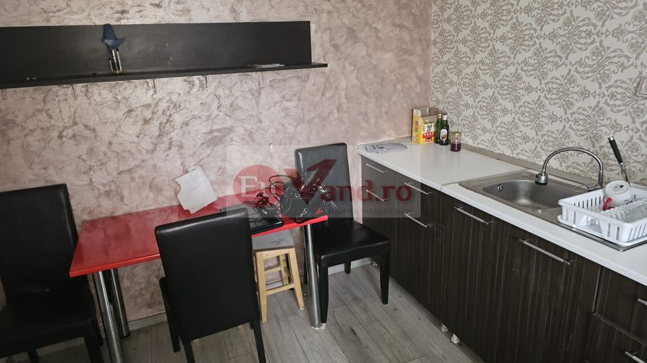 Casa 35 mp cu curte 300 mp, Micro 17 – Str. Oltului, 250 euro lunar - Poză 4