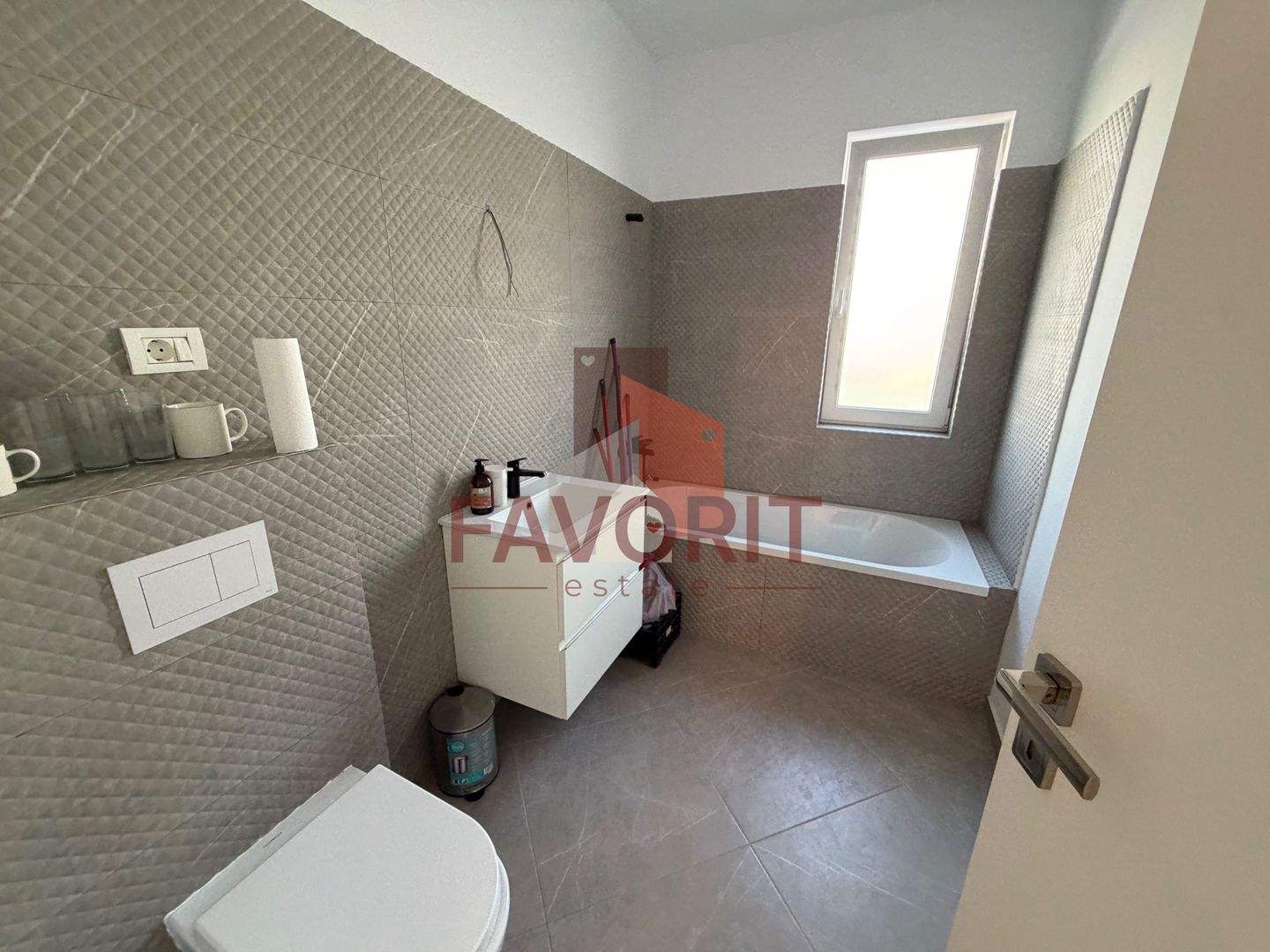 Disponibil imediat. Decomandat. Pozitie excelenta - Poză 11
