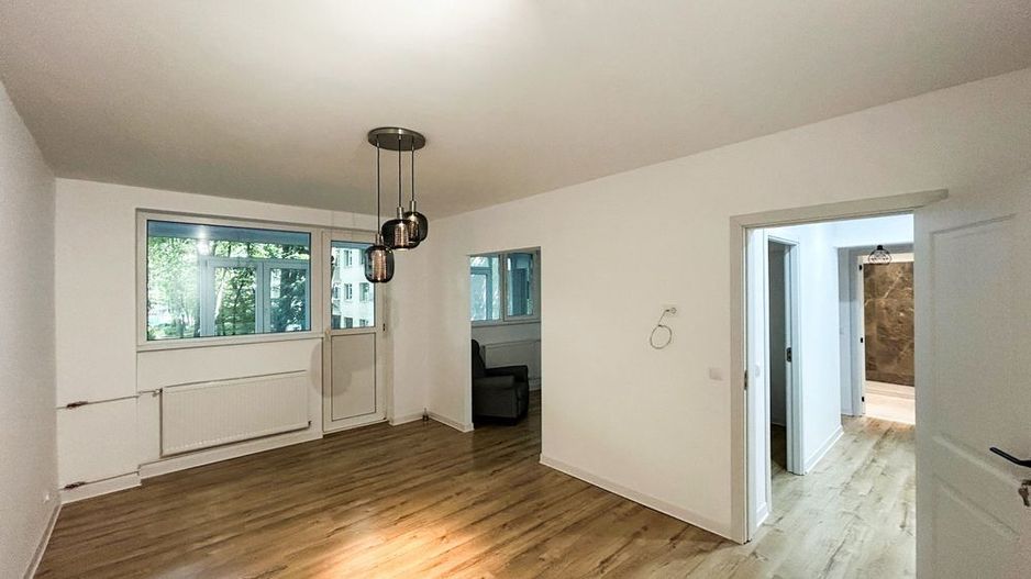 APARTAMENT RENOVAT 3 CAMERE ZONA DRUMUL TABEREI - Poză 2