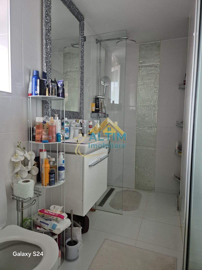 Casă cu 5 camere în Răcădău, Brașov - Poză 6