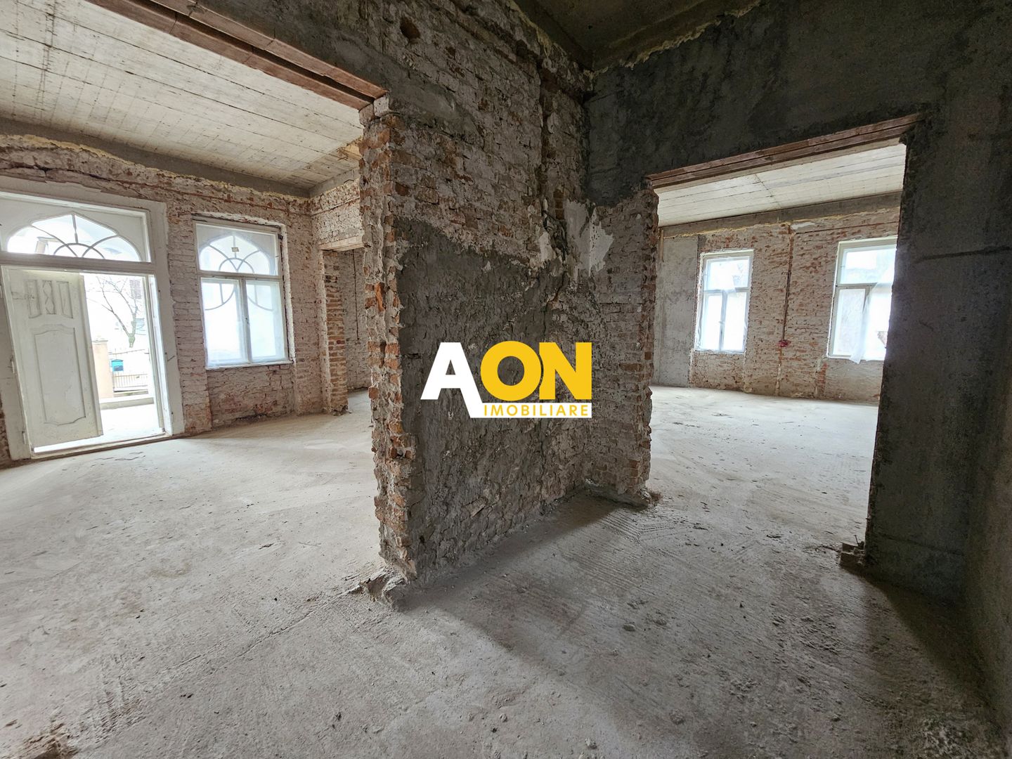 Conac boieresc în zona centrală a municipiului Alba Iulia - Poză 7