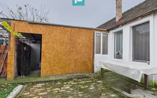 Casă complet renovată, teren 300mp, în Orțișoara - Poză 20