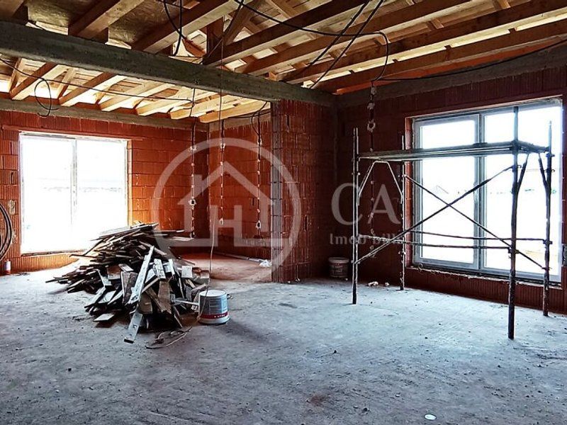 Casa de vanzare cu 4 camere in zona Santandrei, Oradea - Poză 4