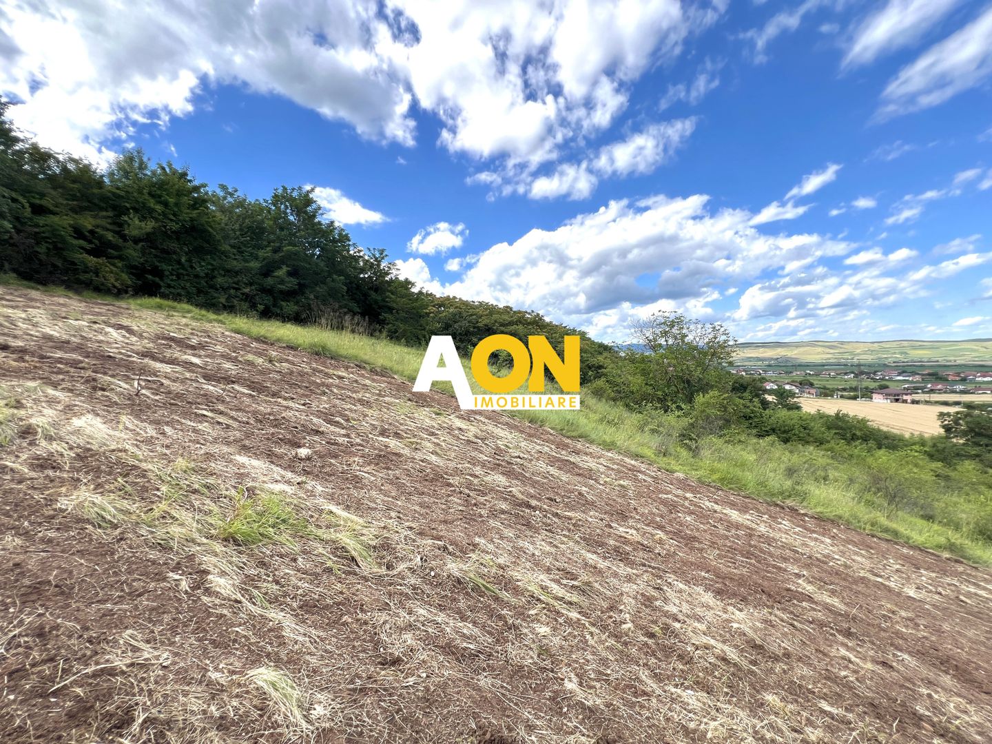 Teren sub padure cu o priveliste deosebita, 1500mp - Poză 8