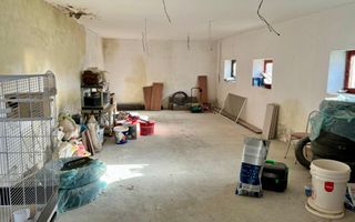 Casa moderna, spațioasa, curte generoasa pe un nivel în Sura Mare - Poză 15