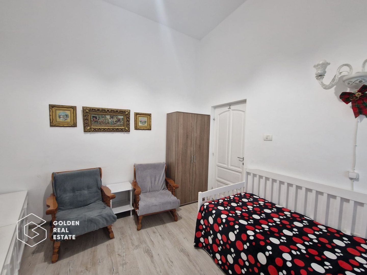 Apartament o cameră, tot confortul, zonă centrală - Poză 3