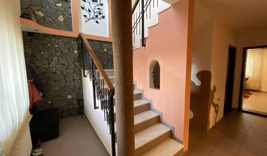 🏡 Casa individuala. Mobilata si utilata. Piscina exterioara.✨ - Poză 11