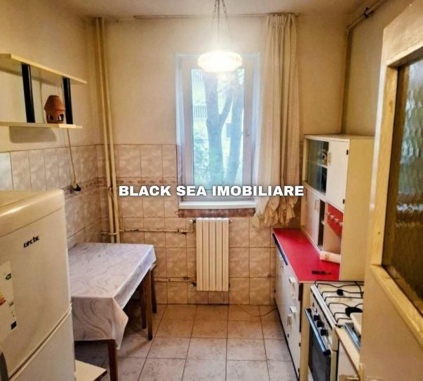 Apartament 2 camere de vanzare, zona Tomis 2 - Ocazie - Poză 3