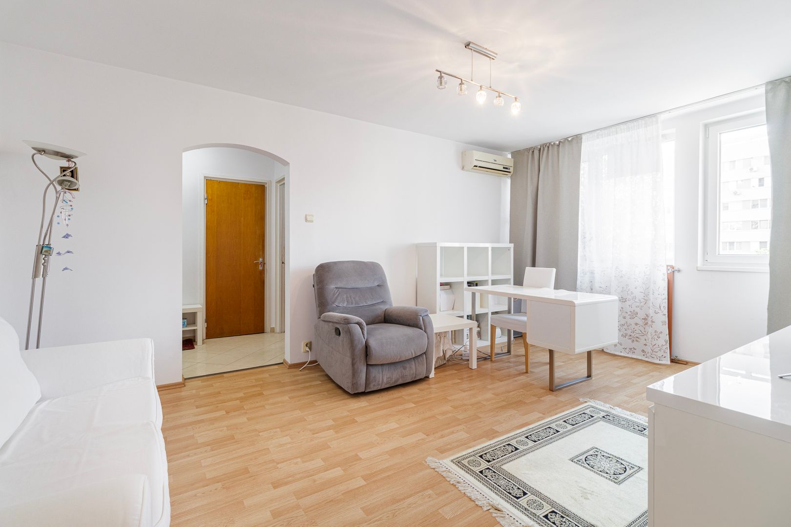 2 camere, prima inchiriere Lujerului + loc de parcare - Poză 1